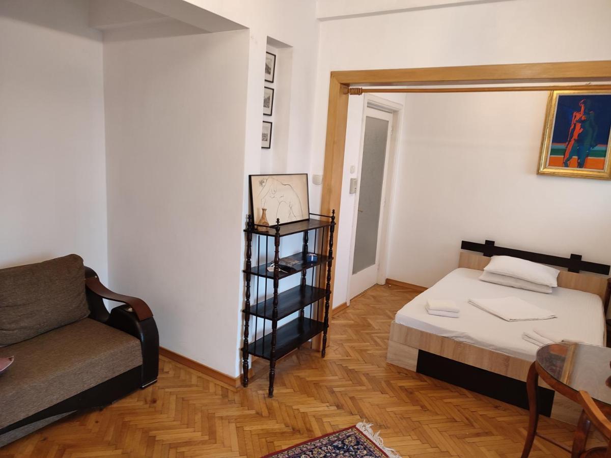 Accommodation Ateneu Palace Bukarest Exteriör bild